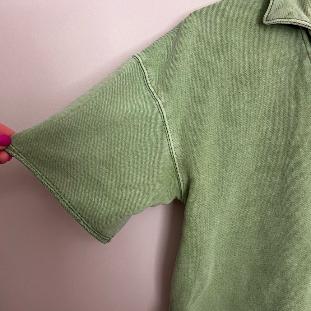 Crop V‑Neck Collared Top - Universal Thread - Picture 3 of 5
